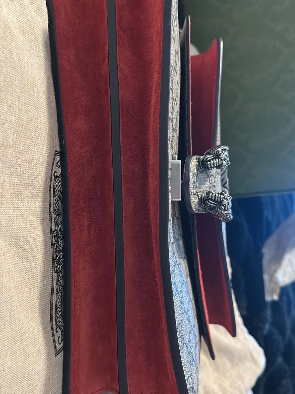Gucci Dionysus GG Supreme Shoulder Bag in Beige and Red Suede - Picture 7 of 11